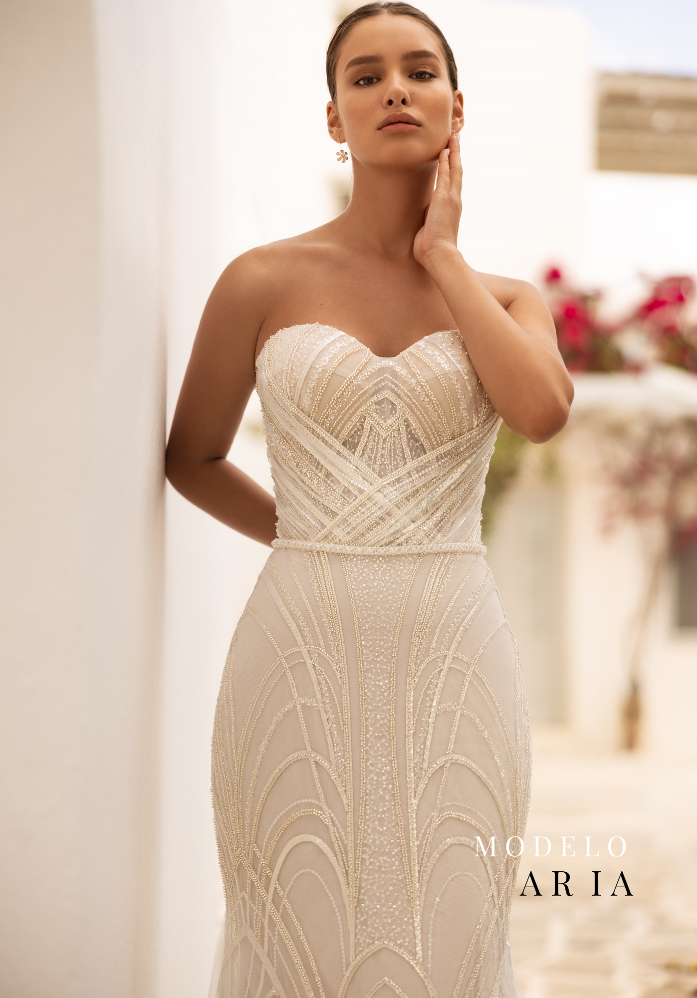 Vestido de novia modelo Aria | Elegancia moderna con faldón desmontable